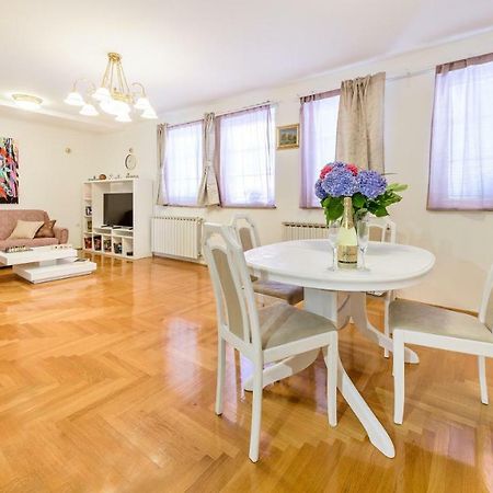 Central Apartment Smiley - Free Parking Zagreb Luaran gambar
