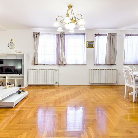 Central Apartment Smiley - Free Parking Zagreb Luaran gambar