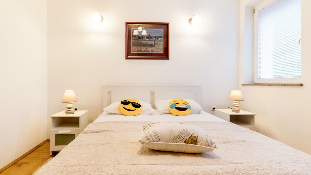 Central Apartment Smiley - Free Parking Zagreb Luaran gambar