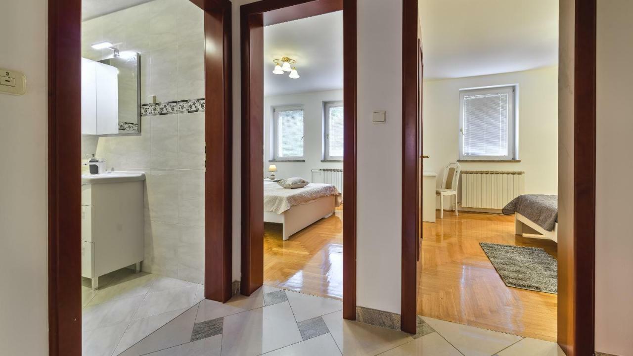 Central Apartment Smiley - Free Parking Zagreb Luaran gambar